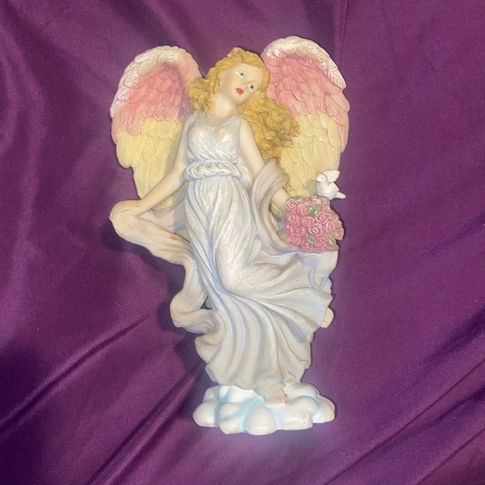 Angel figurine